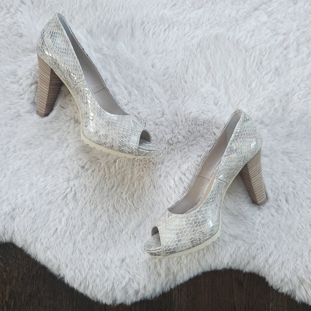 Aquatalia Snake Skin Peep Toe Block Heel Lugged Platform Pumps